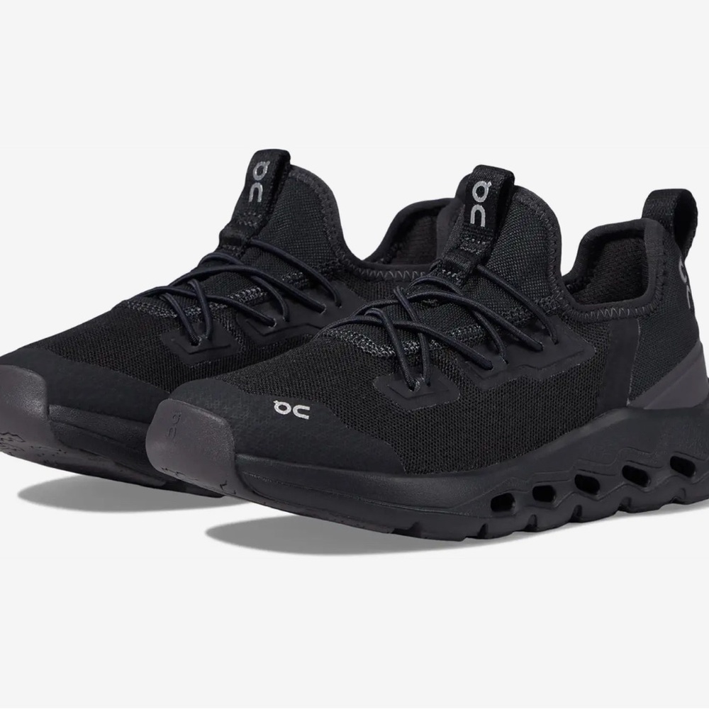 On Running Black Athletic Shoes with Cushioned Midsole